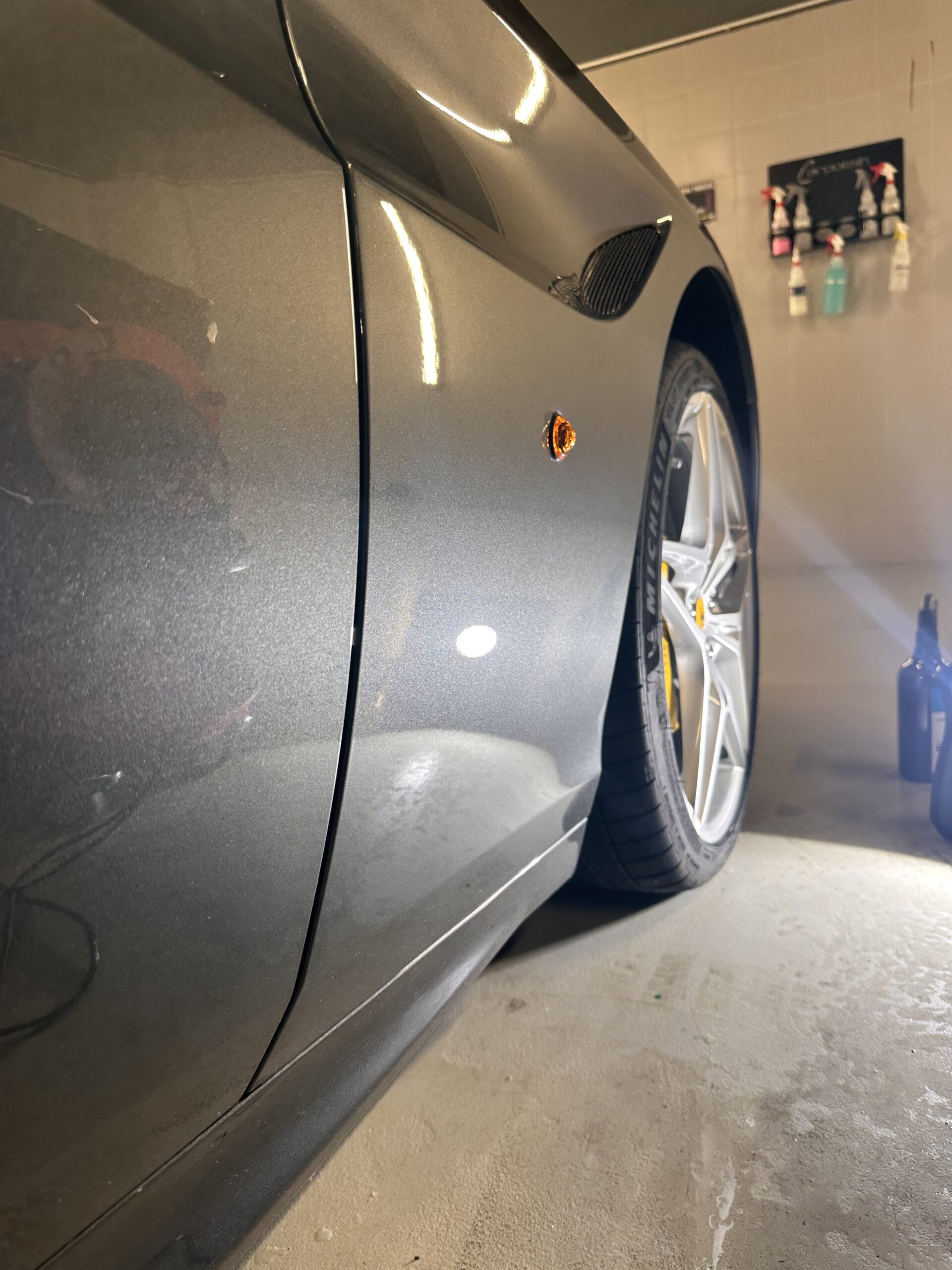 Plastiques voiture rénovés