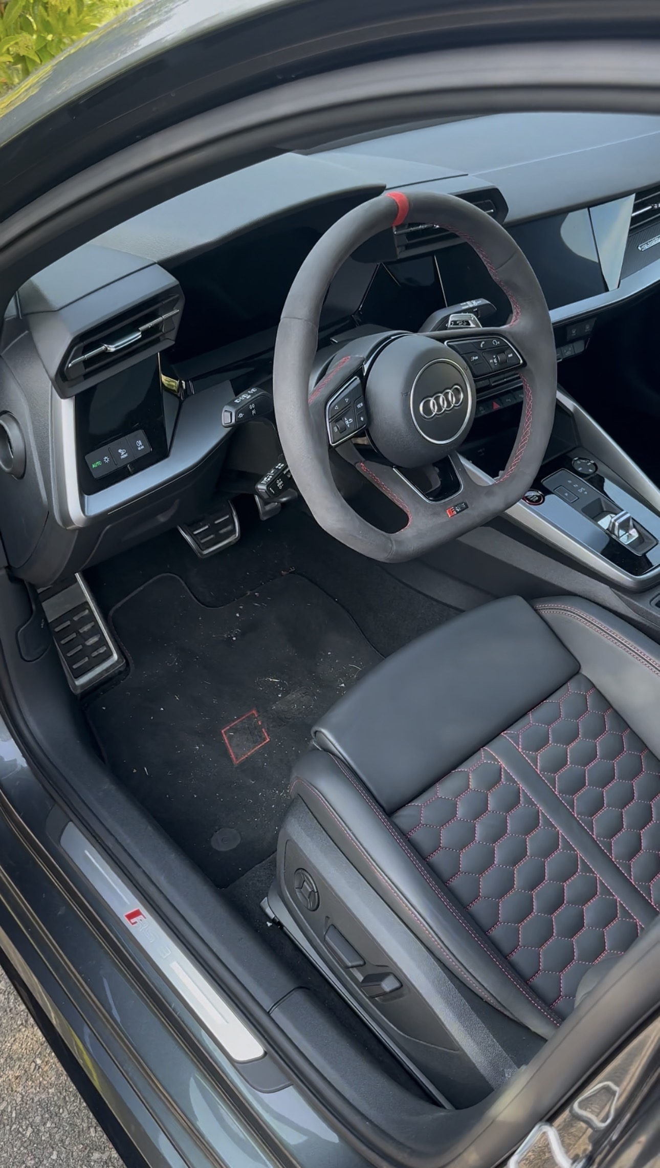 Avant detailing